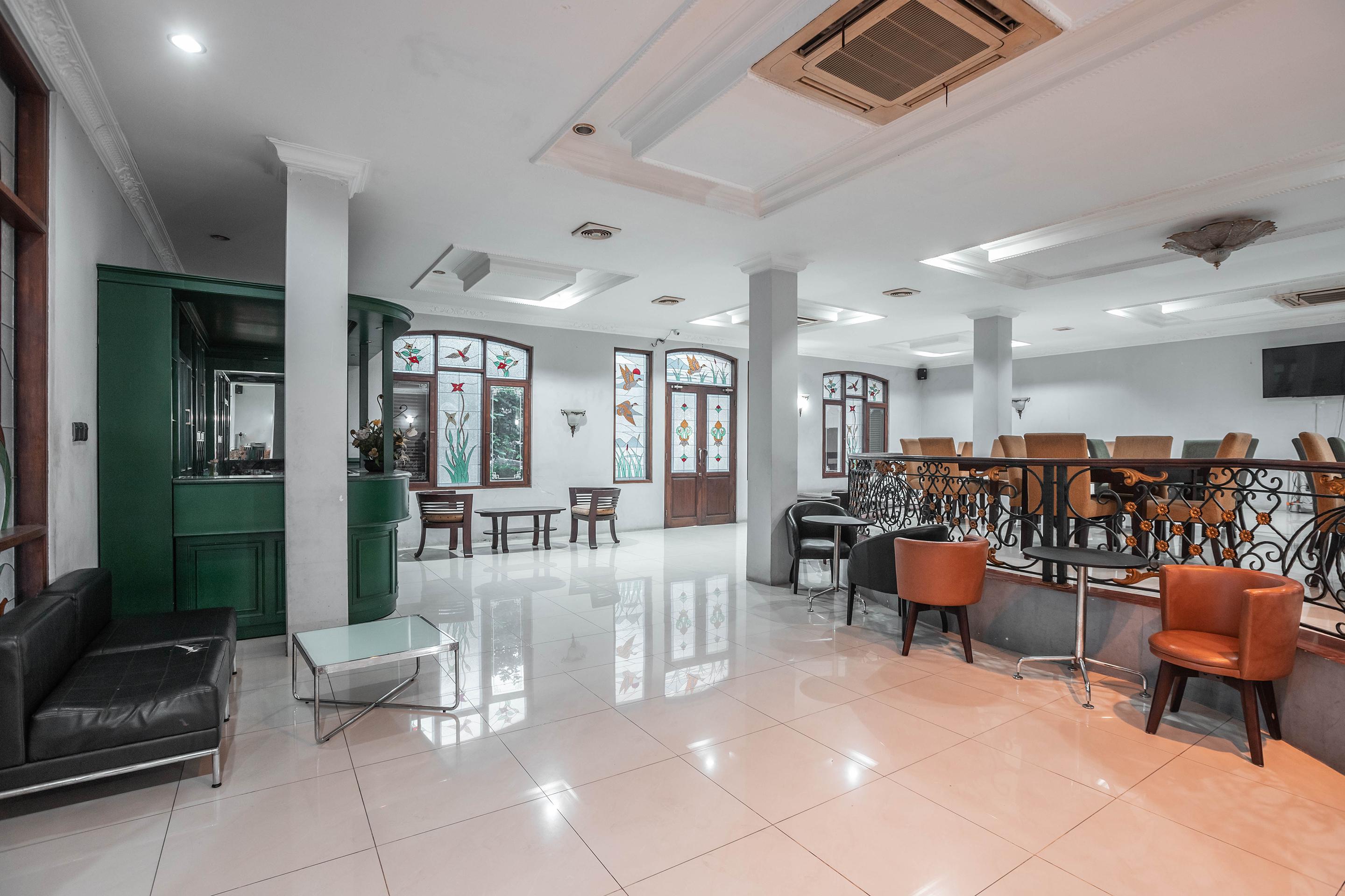 Super Oyo 686 Bunga Karang Hotel Bekasi Luaran gambar